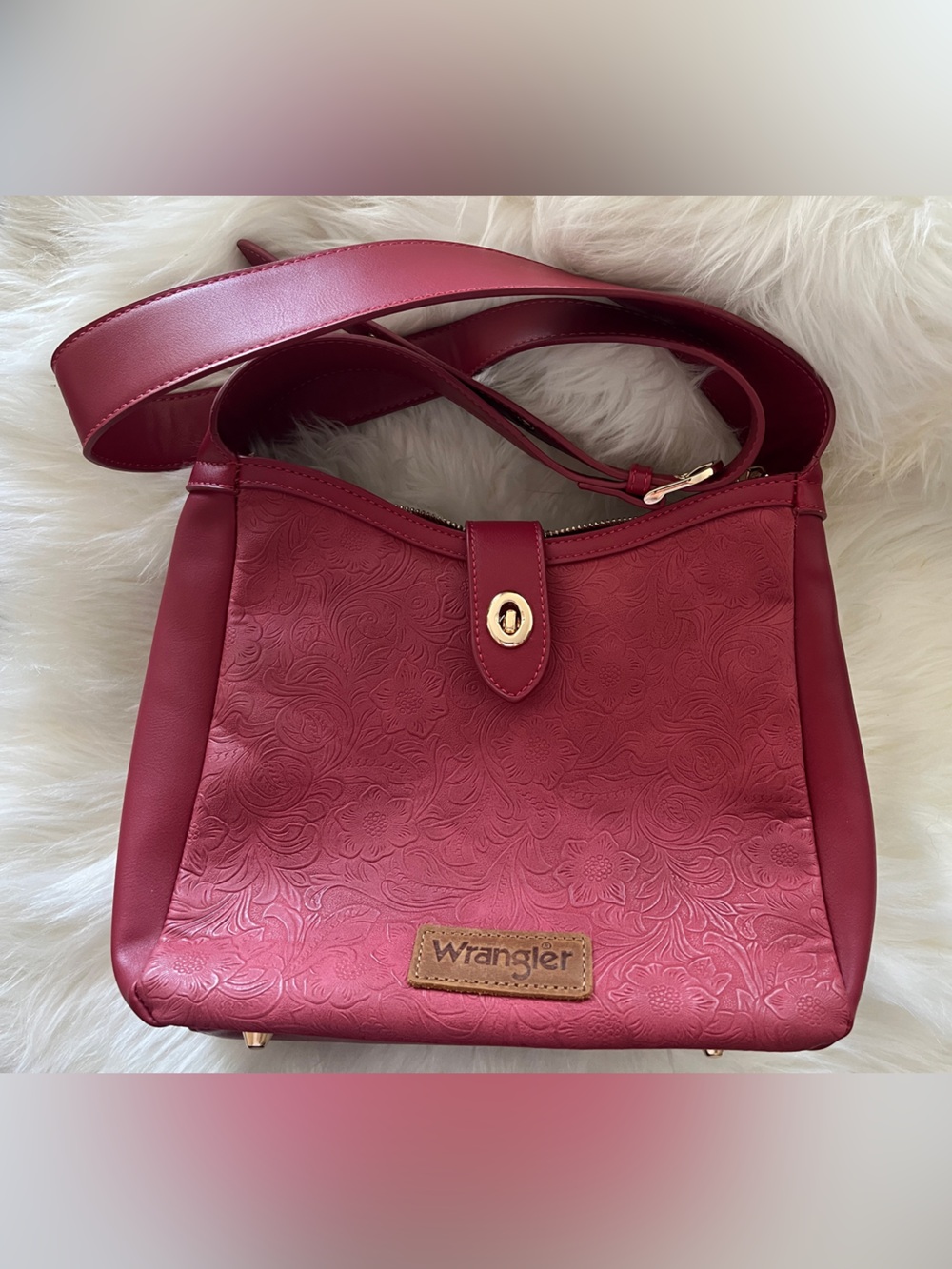 Wrangler Turnkey closure Deep Red adjustable Vegan Bag Sz 8.5x11x4